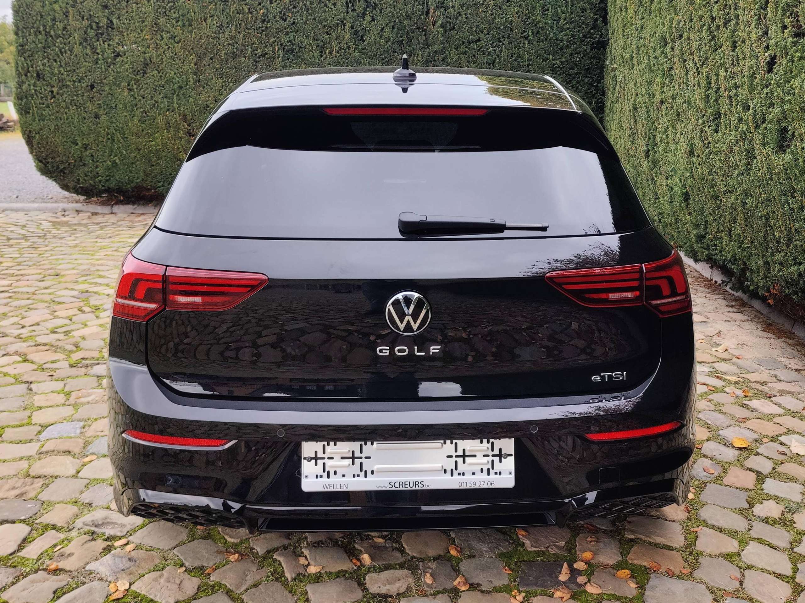 64ba123a-d59a-47fe-8fea-f020a37742027-volkswagen-golf-viii-1-5-etsi-r-line-20261022.jpg