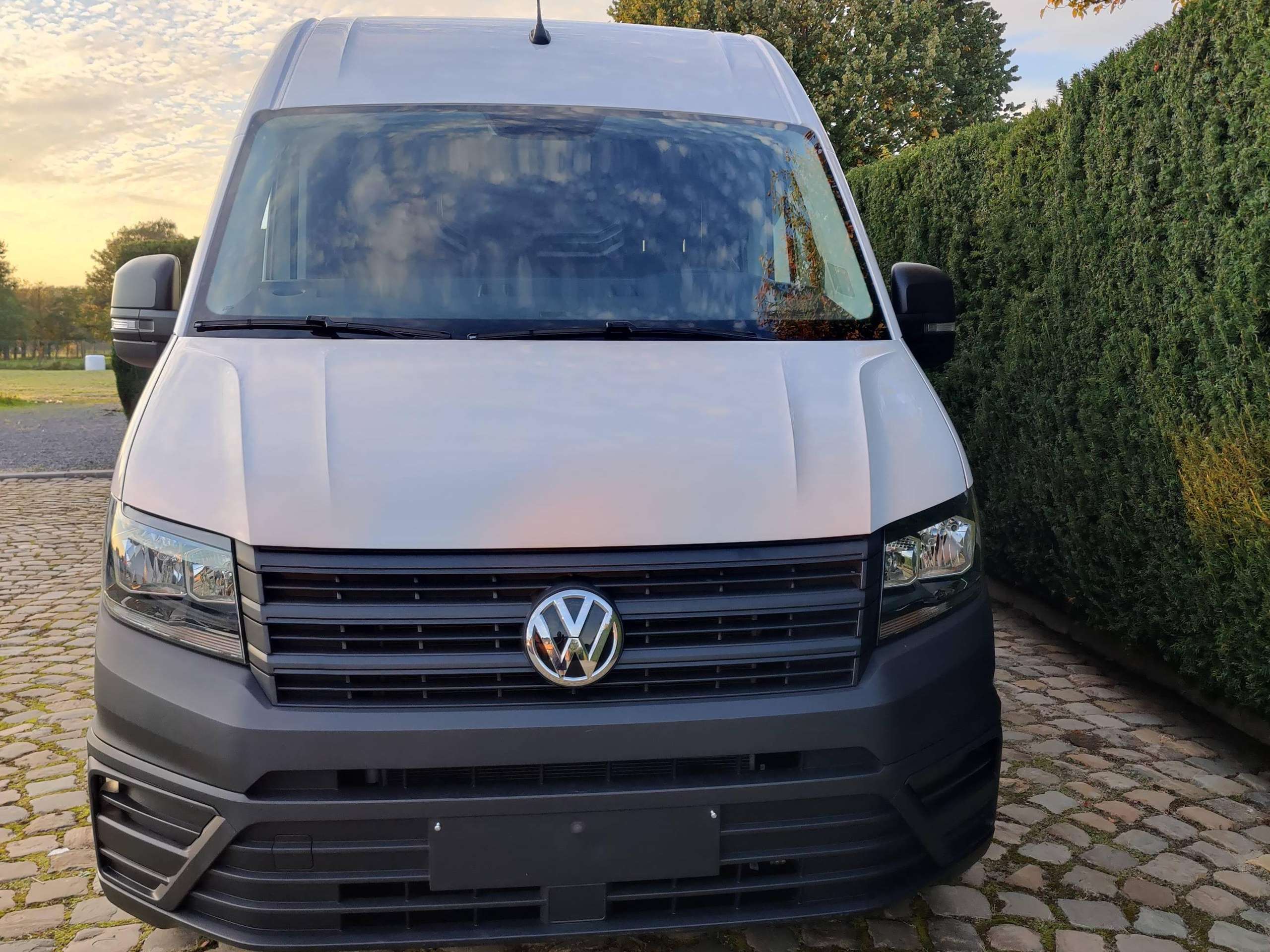 beeb930d-ab00-4c3f-80e2-efb07e91d0652-volkswagen-crafter-crafter-2-0-cr-tdi-l4h3-aut-20261003.jpg