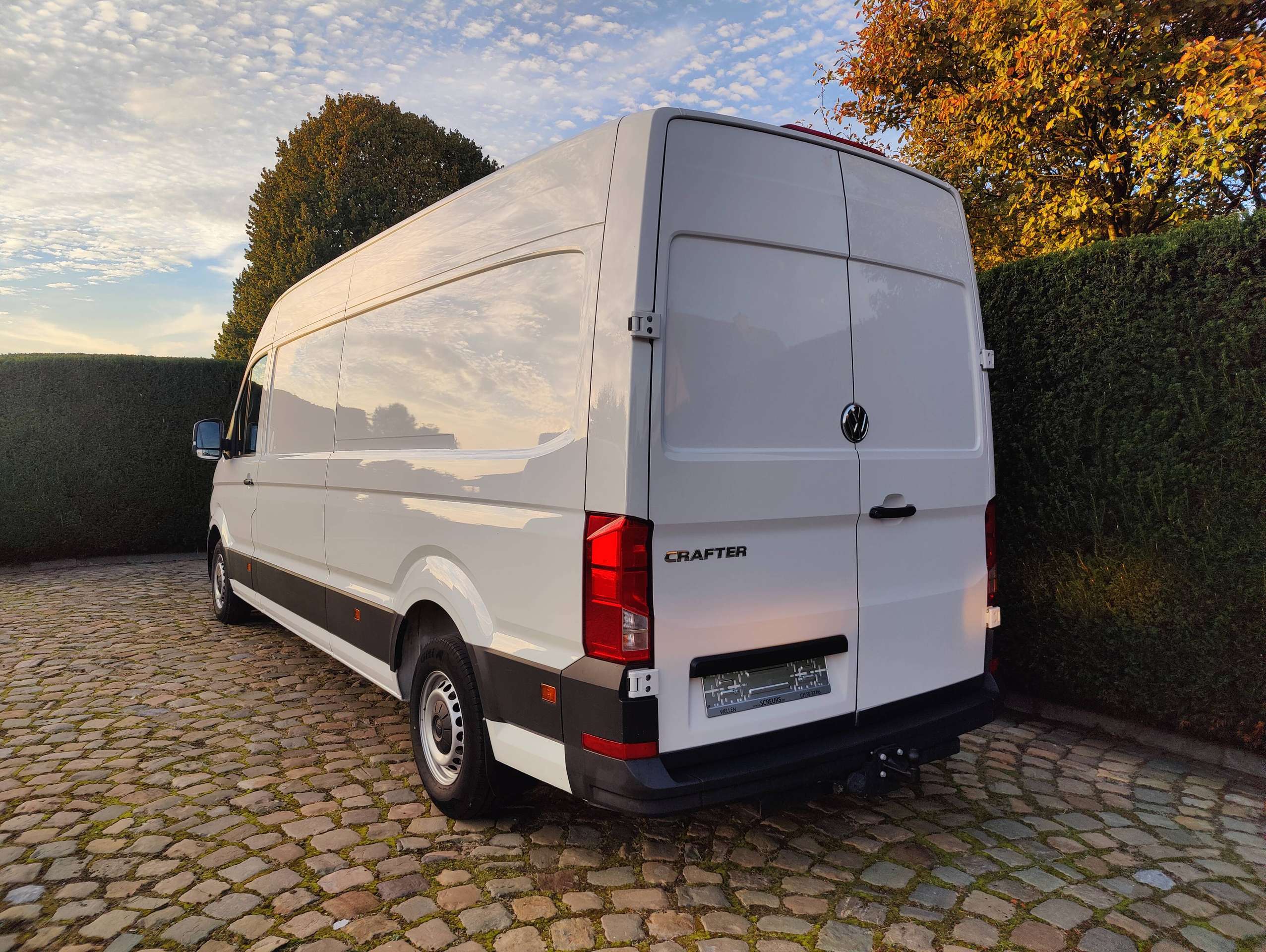 beeb930d-ab00-4c3f-80e2-efb07e91d0655-volkswagen-crafter-crafter-2-0-cr-tdi-l4h3-aut-20261003.jpg