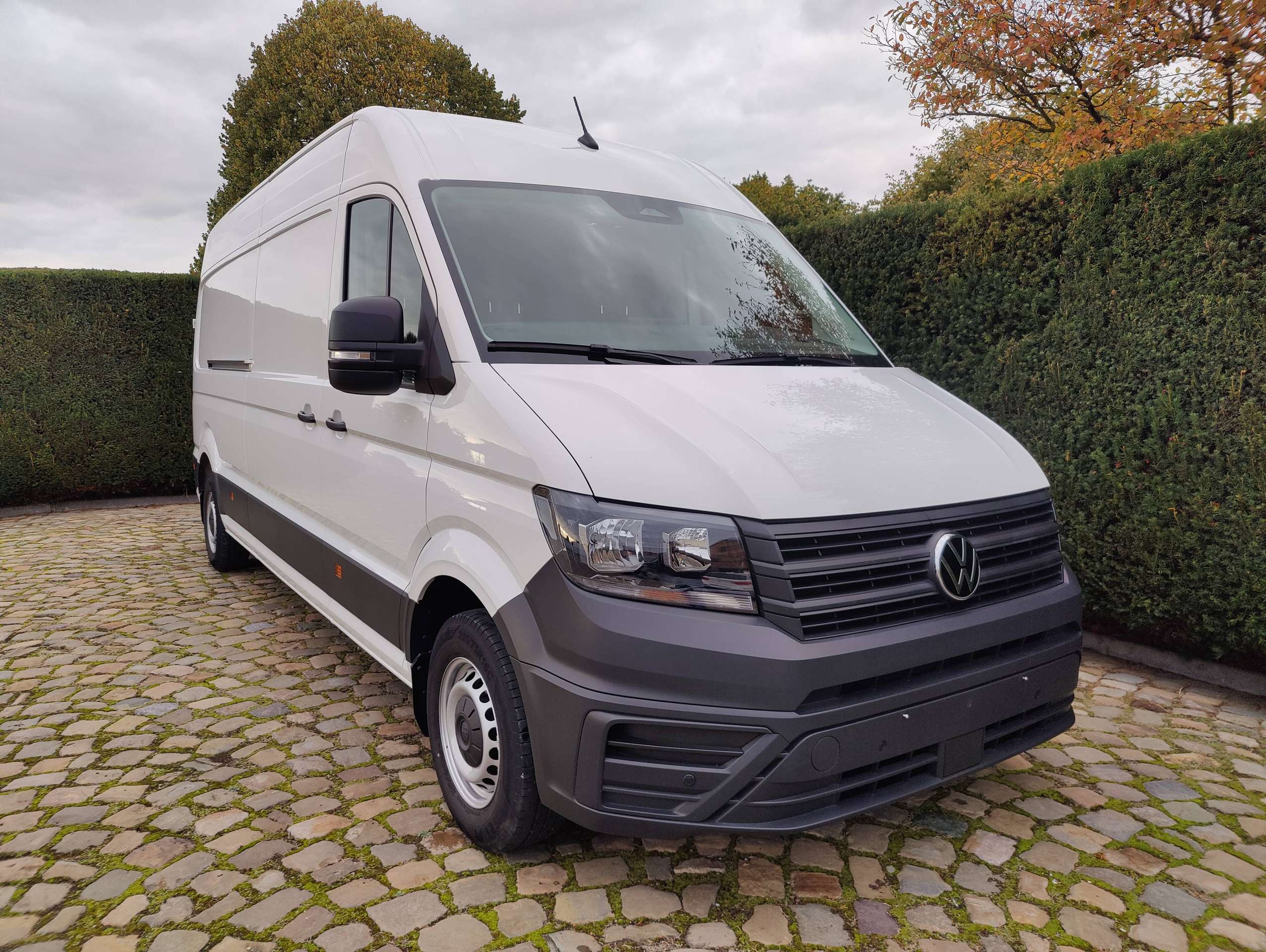 c09790ea-ab84-43cf-8bd3-311112a0303b1-volkswagen-crafter-crafter-2-0-cr-tdi-l4h3-euvi-e-20261020.jpg